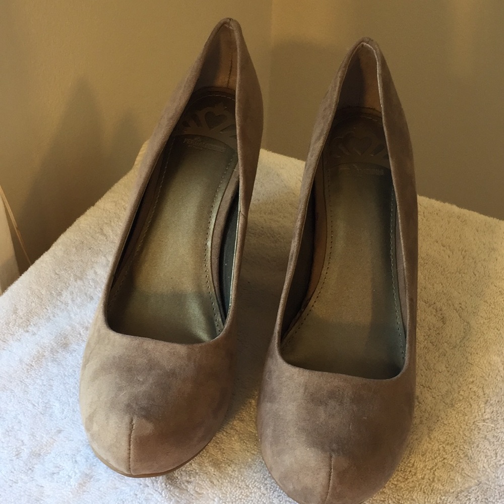 Fergalicious by Fergie suede wedges